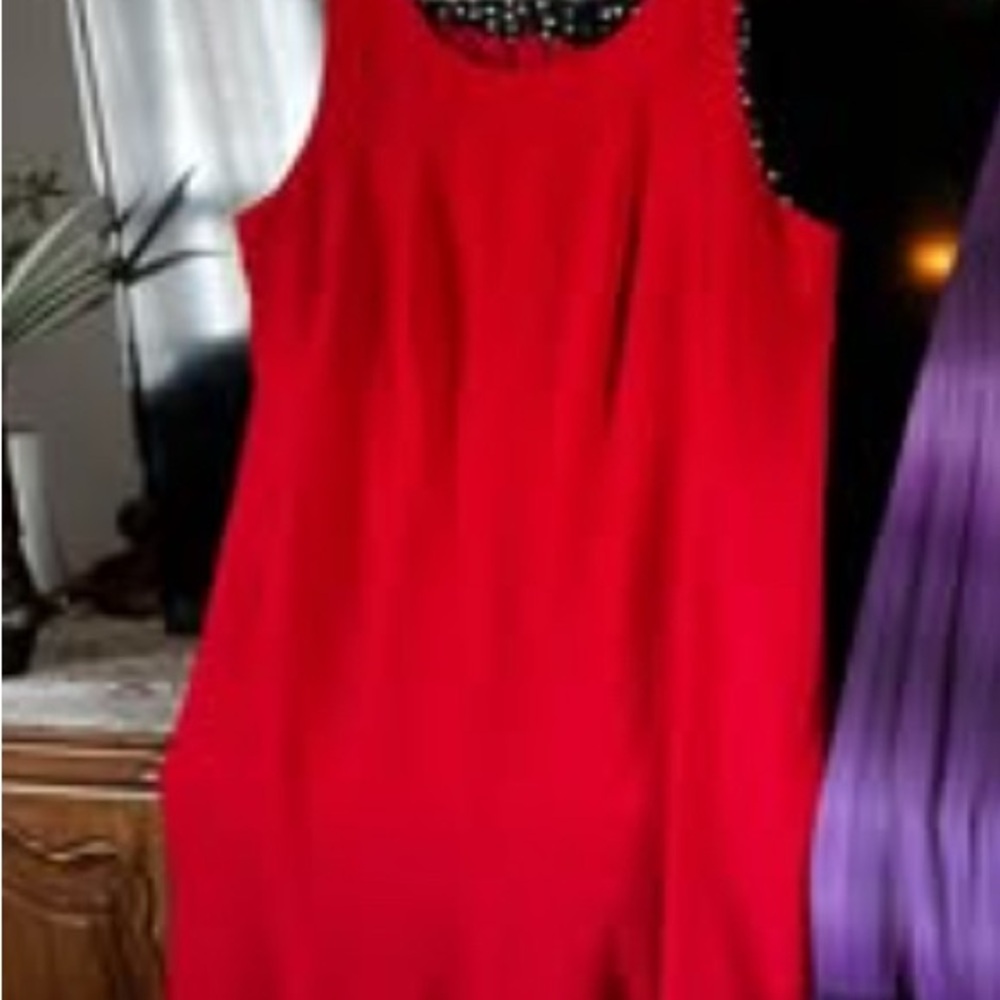 Elegant Red Sleeveless Dress